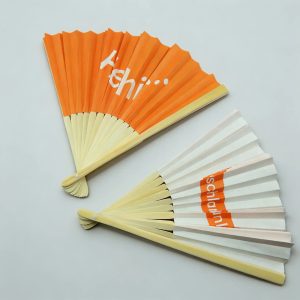 quạt vải lụa in ấn theo yêu cầu