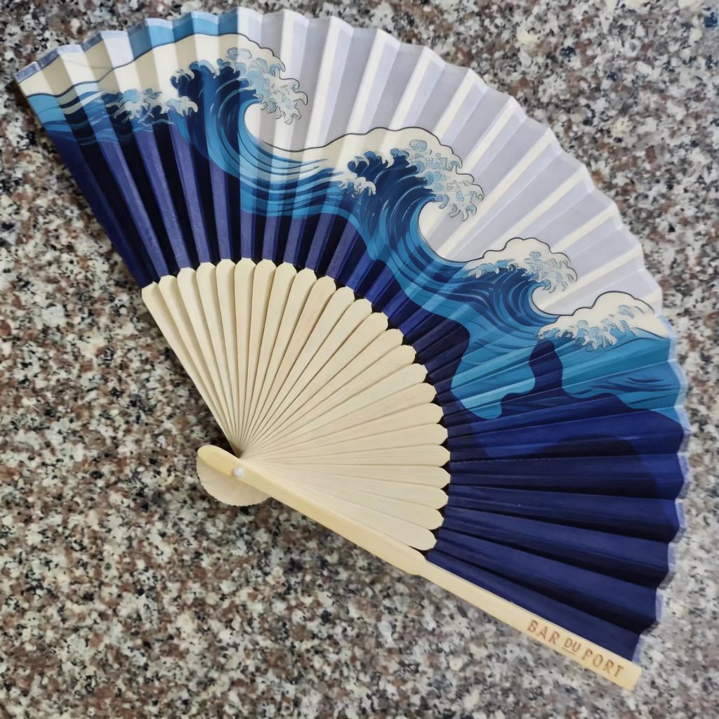 Mẫu quạt cầm tay in hình đẹp 2026